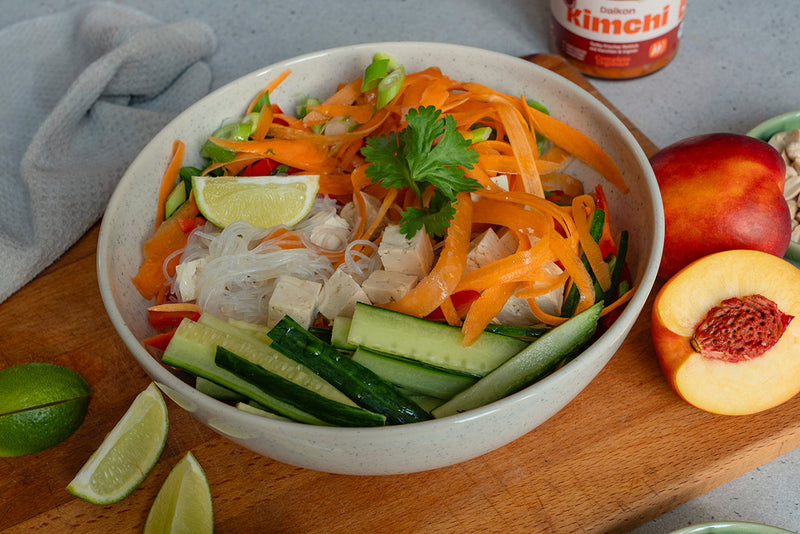 Glasnudelsalat mit Daikon Kimchi und Nektarinen