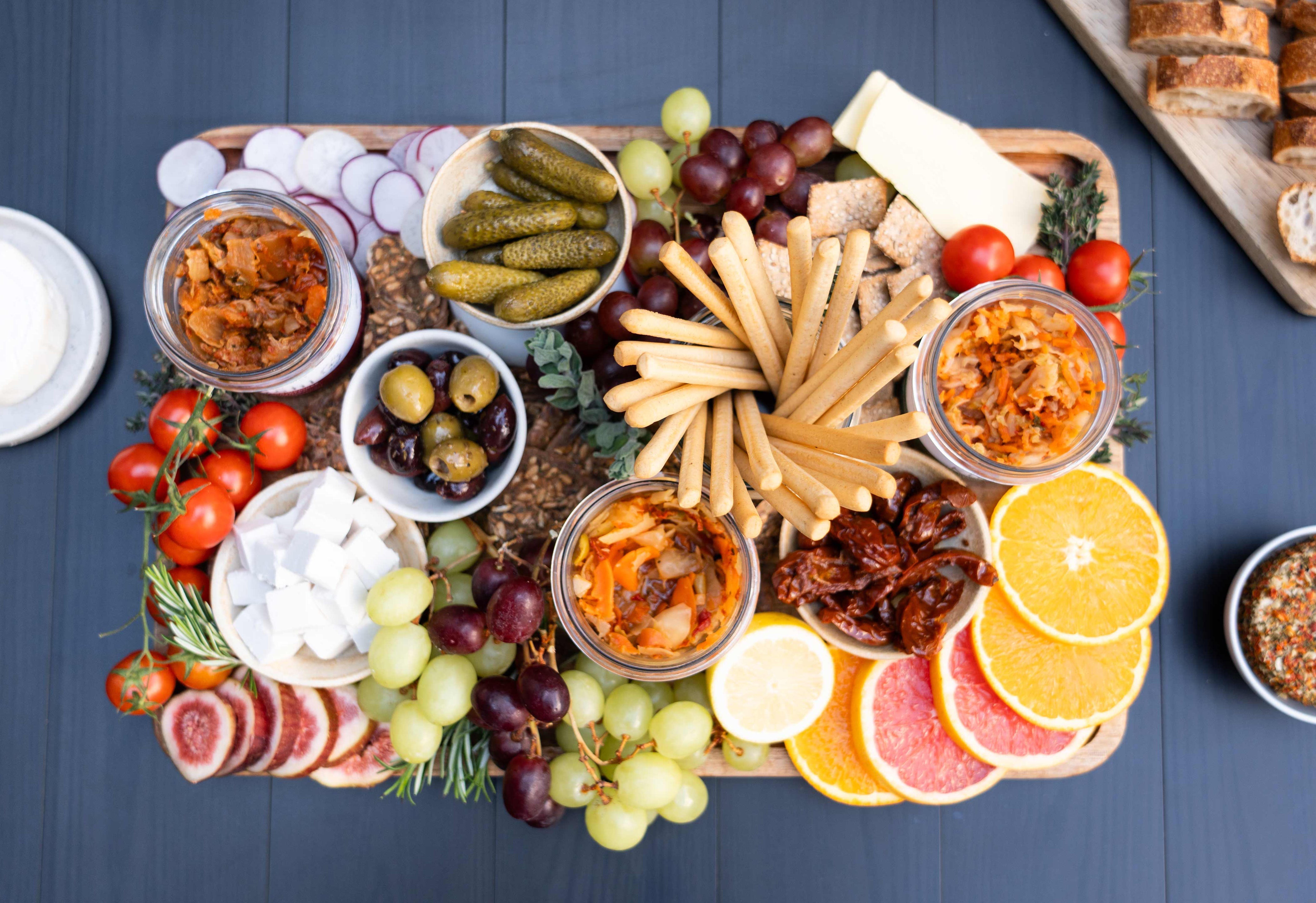 Charcuterie Board mit Fermenten