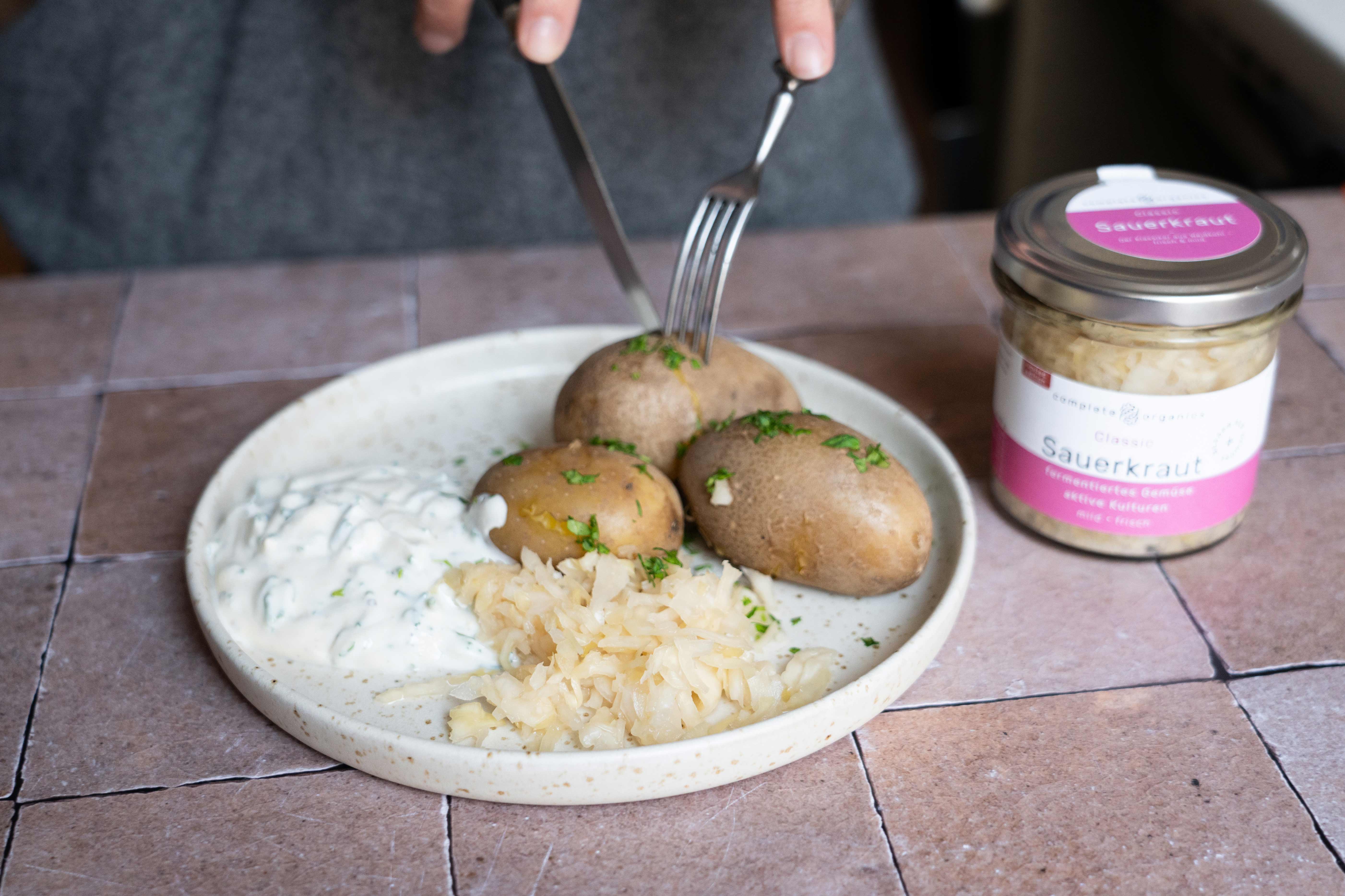 Kartoffeln mit Quark und Classic Sauerkraut