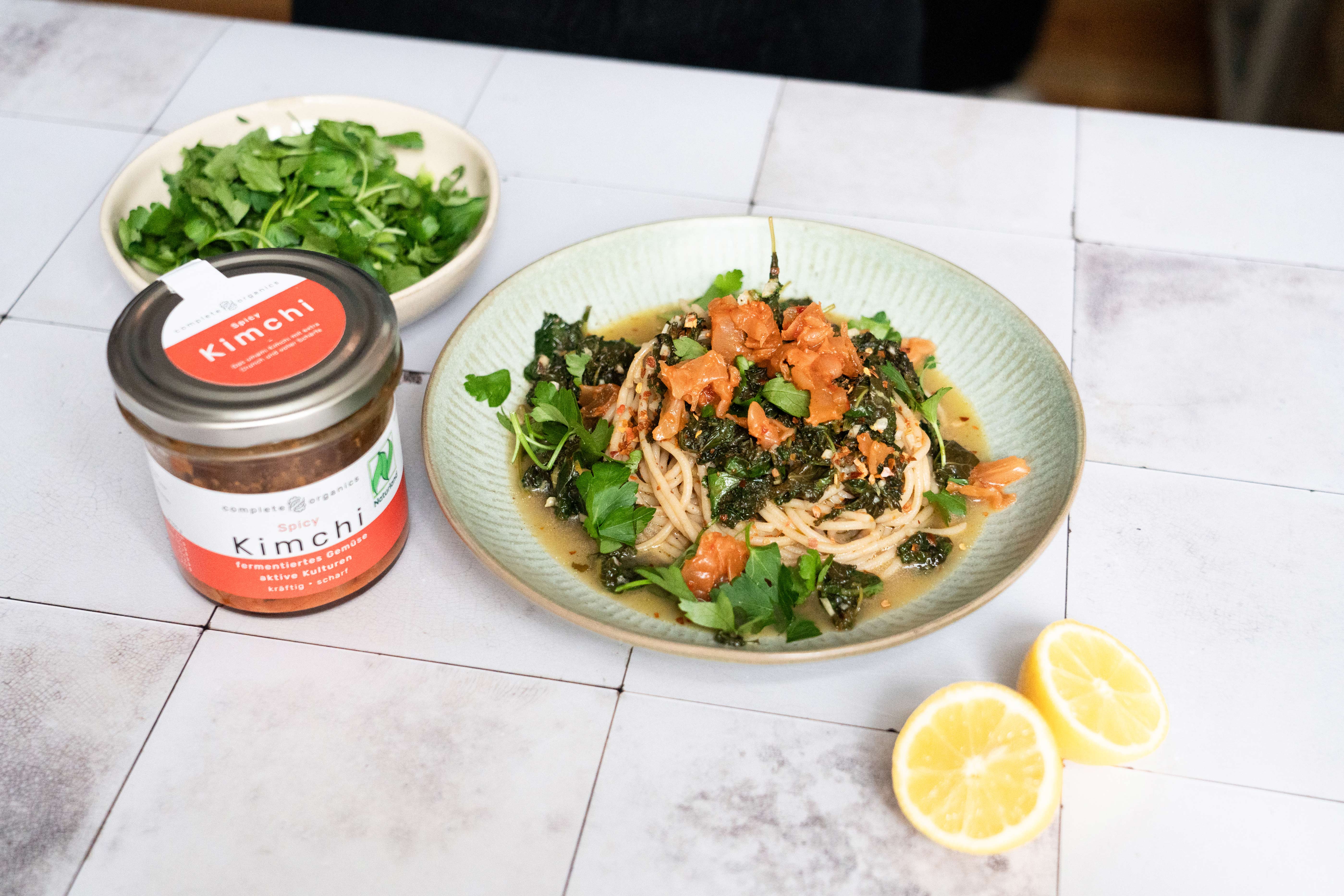 Zitronenpasta mit Spicy Kimchi vegan