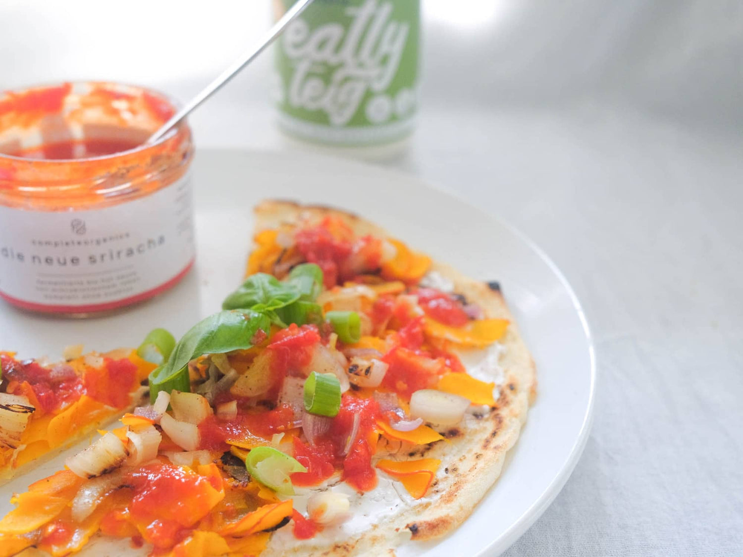 Fermentierte Pizza mit Kürbis und Sriracha