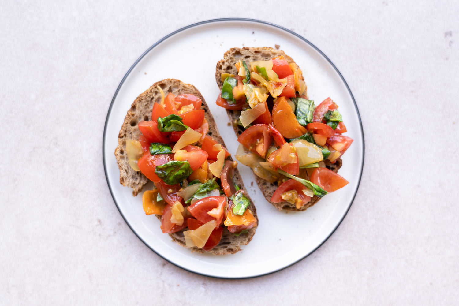 Bruschetta mit mediterranem Kimchi vegan