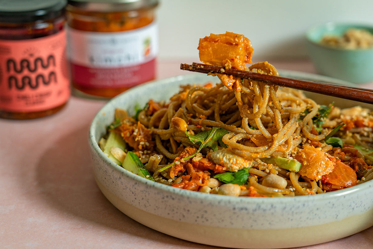 Buchweizen-Nudelsalat mit Kimchi und Chili Crisp