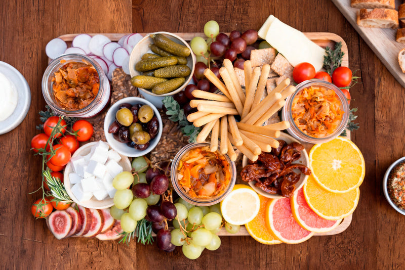 Charcuterie Board mit Fermenten