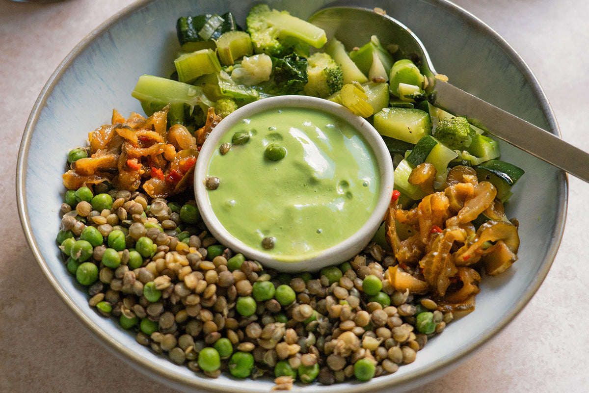 Grüne Bowl mit Kimchi