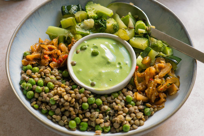 Grüne Bowl mit Kimchi