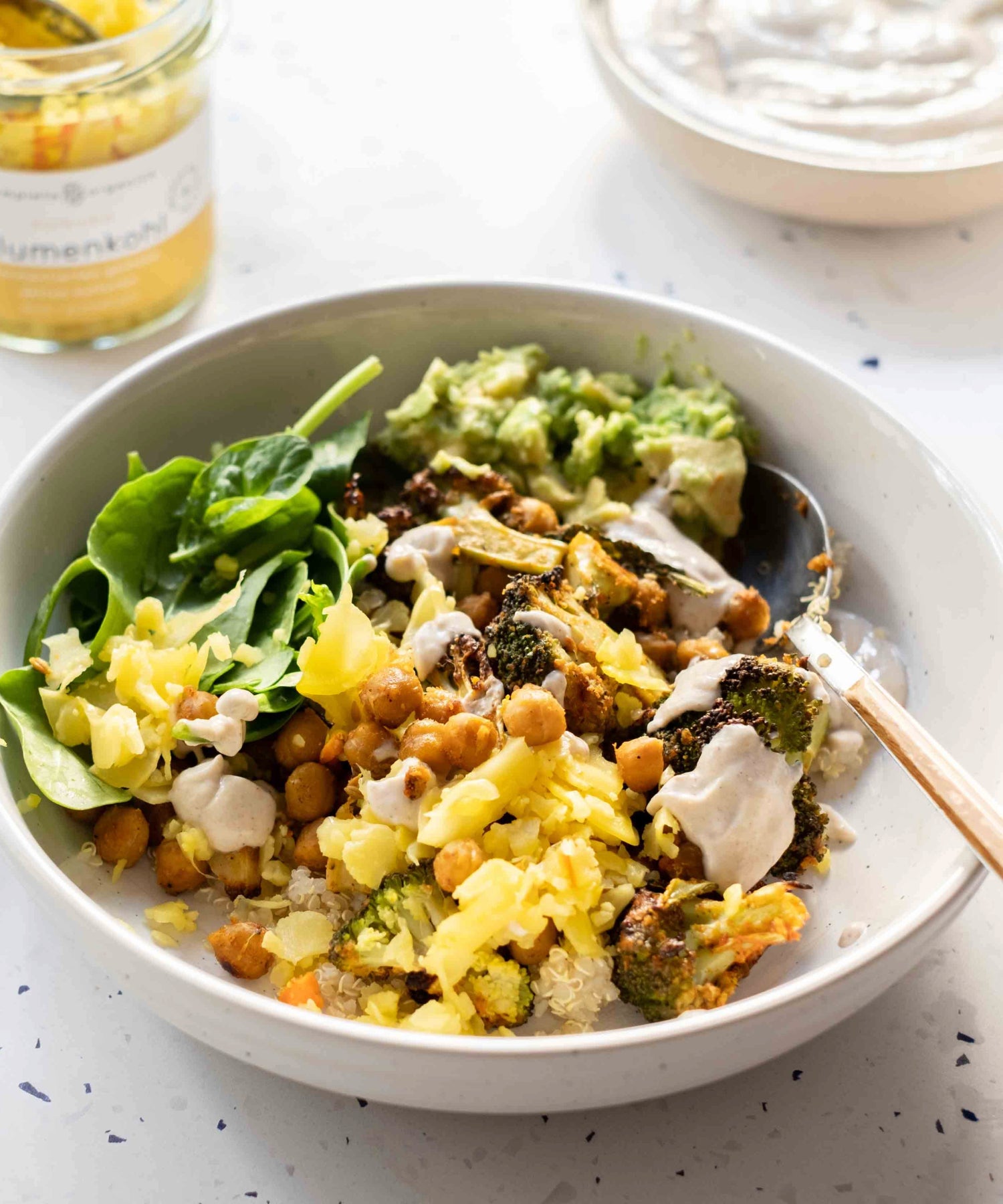 Quinoa-Bowl mit Kimchi