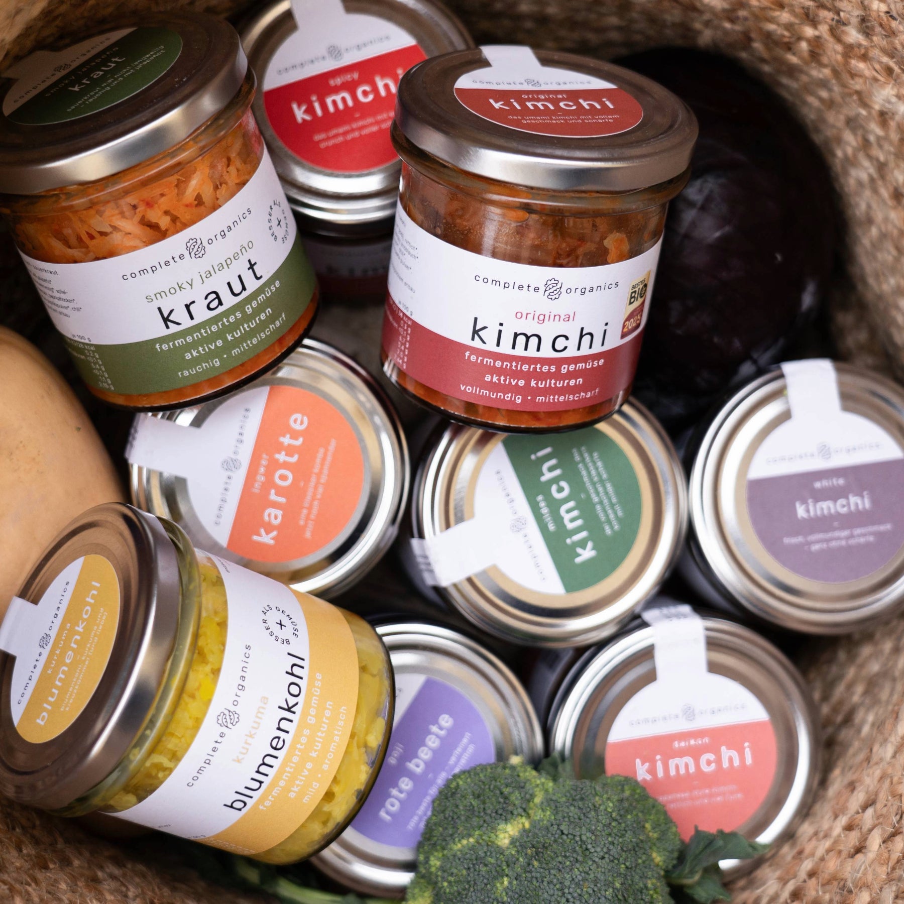 Containers packaging